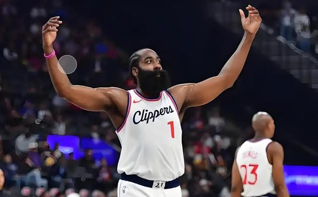 关于哈登在加拿大队比赛中领先优势明显，比赛局势复杂引发热议！引发球迷热议的信息