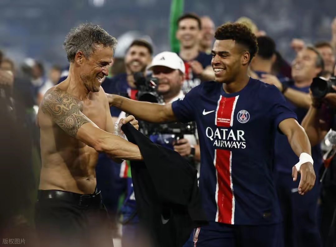 爱游戏,-包含法国杯集结日再迎强敌，圣安东尼奥马刺止住颓势，主帅态度：信心回归，赛程密集仍需轮换的词条