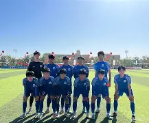 包含里程碑夜！上海申花调整名单；荷甲转会期刷纪录；球迷炸锅；阵容厚度经受考验的词条