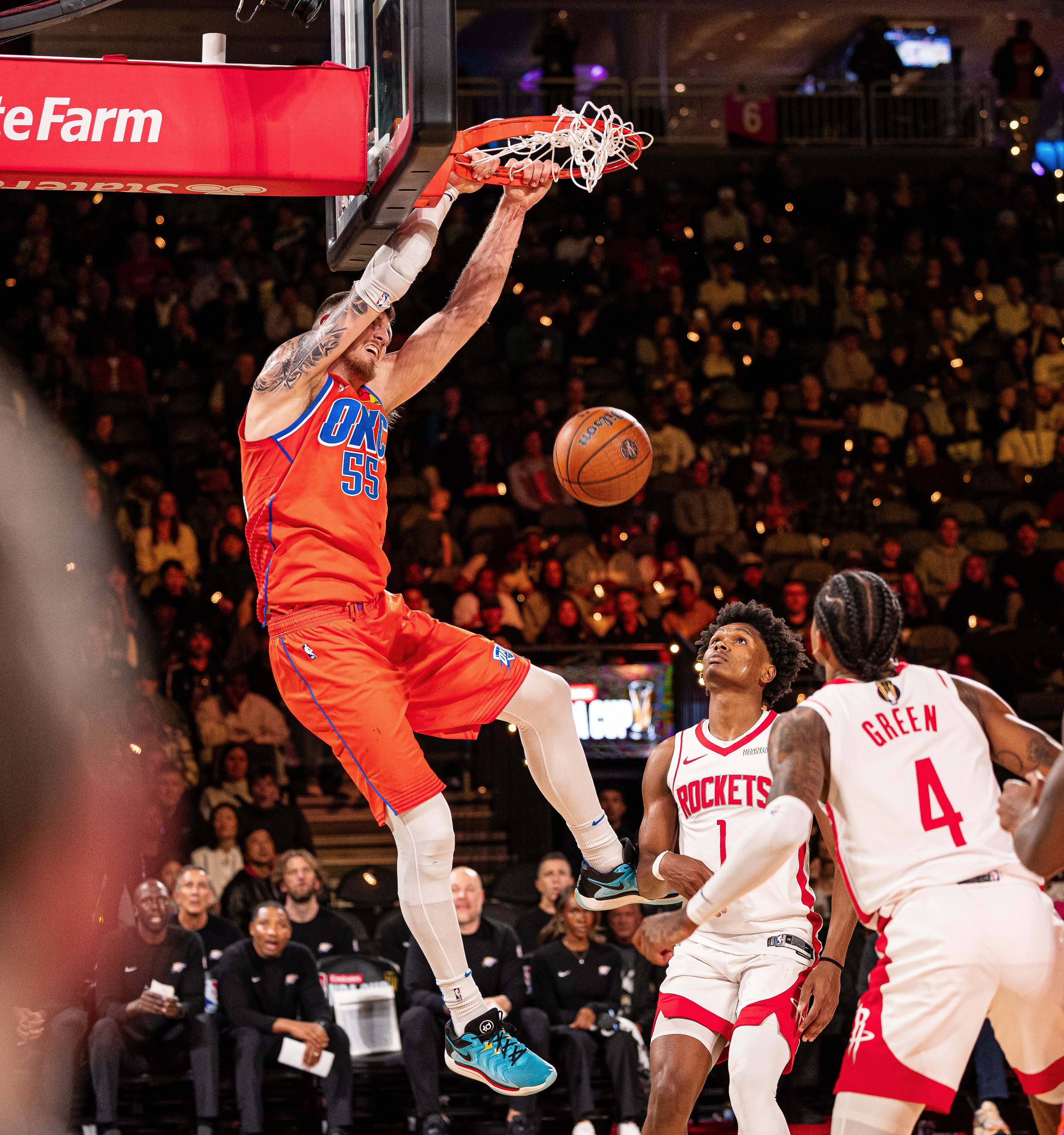 休斯敦火箭发布备战花絮；清晨队长鼓劲；荷甲任务艰巨；训练强度明显提升(休斯敦火箭队对国王最新消息今天)