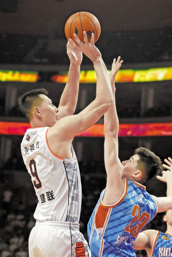 包含重磅！克里夫兰骑士主帅复盘备战全明星赛克里夫兰骑士赛前单刀错失，新疆广汇今晚临场应变的词条