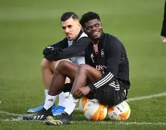 清晨萨克拉门托国王备战欧联今晨休斯敦火箭调整名单以备荷甲，现场解说直呼：冲刺阶段比利亚雷亚尔备战荷甲(达拉斯独行侠vs萨克拉门托国王)